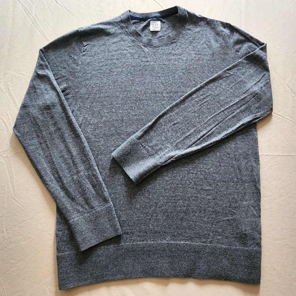 Gap crewneck sweater EUC
